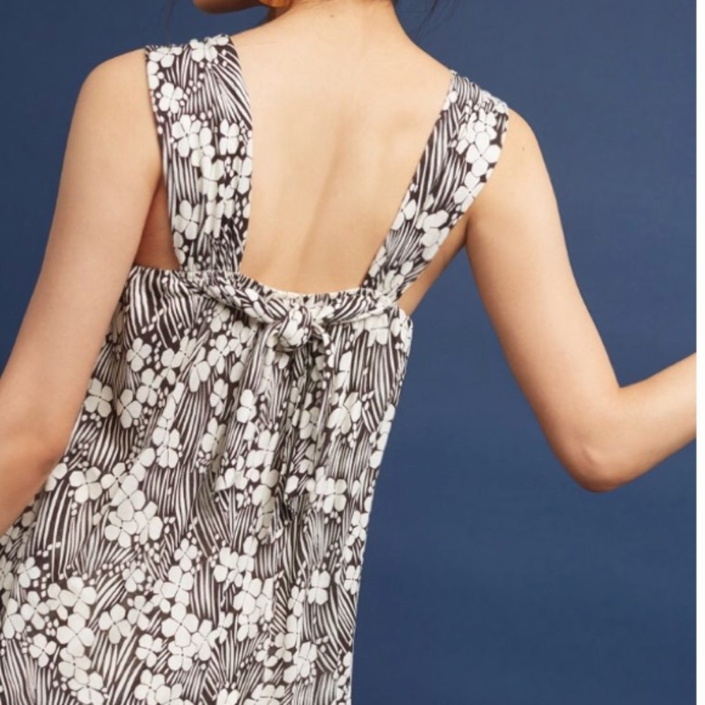 NWT Knotted Scoop Neck Tank - Picture 2 of 3